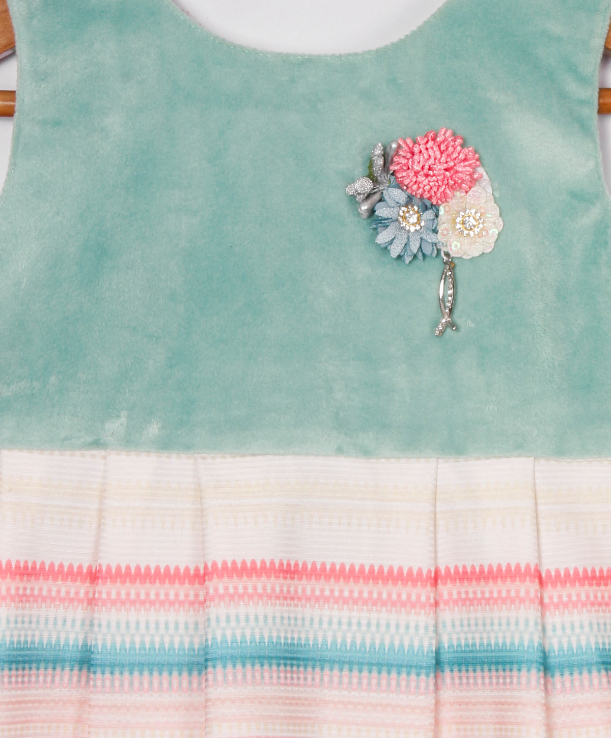 Enfance Sleeveless Flower Applique Casual Dress - Green
